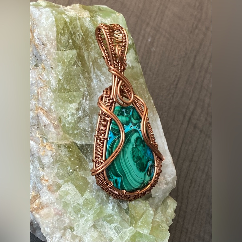 NWOT Genuine Malachite in Chrysocolla Gemstone, Copper Wire Wrap Pendant - Picture 8 of 16
